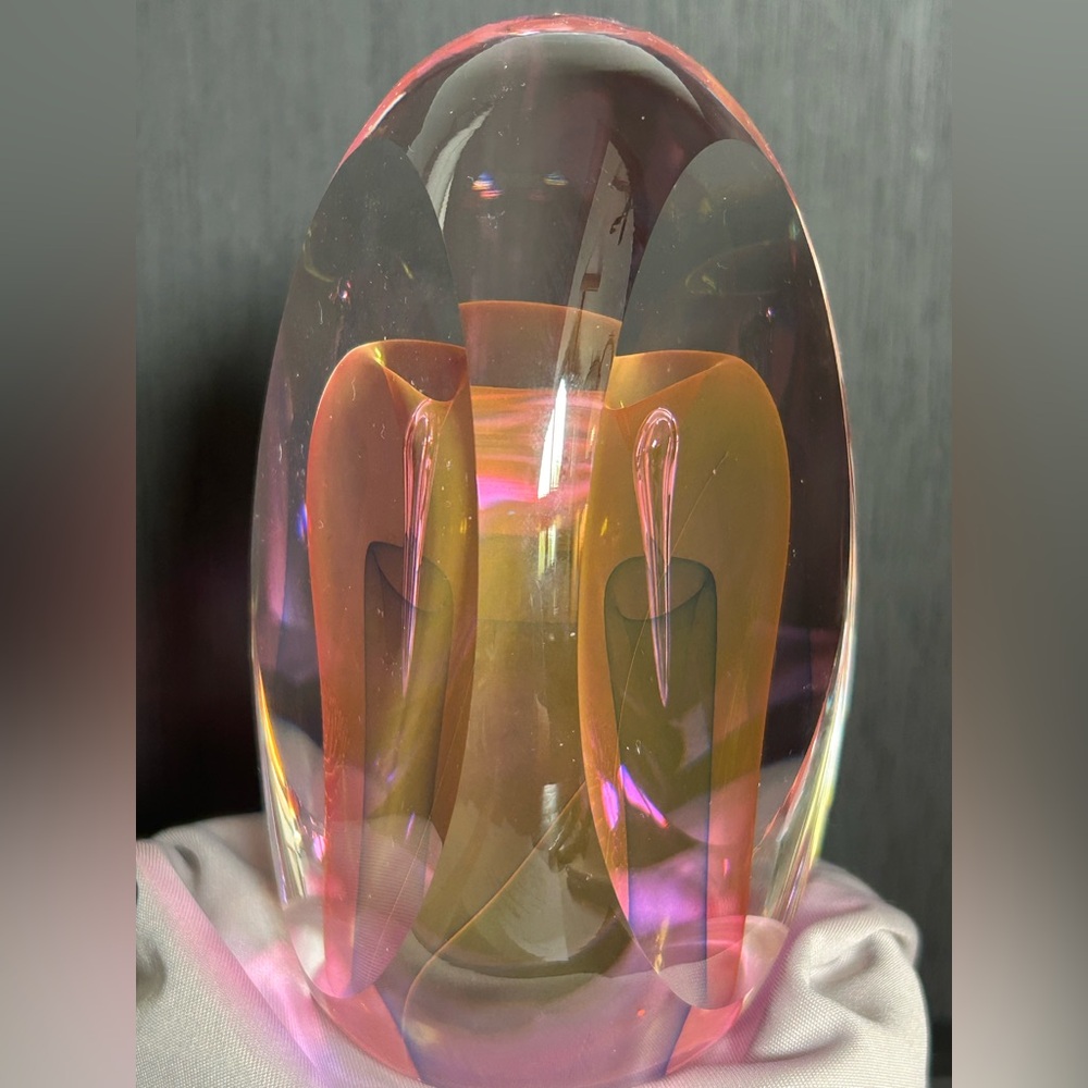 Stunning Glass Blown Sculpture in Pinks and Blue - Picture 6 of 9